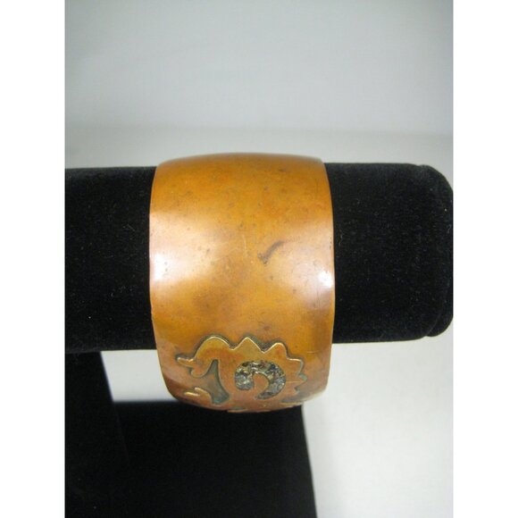 Vintage Mexican Copper Cuff Bracelet Inlaid Abalone Shell Gecko Mid Century WEAR - Picture 10 of 12